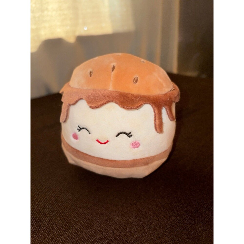 Squishmallow Carmelita S’more